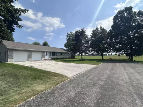 512 Maple St, Casco, WI 54205 photo 2