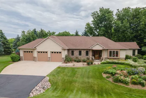 1500 Hidden Acres Ln, Neenah, WI 54956