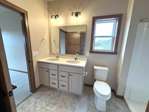 Bath - W6527 Breezy Way, Appleton, WI 54915 photo 1 of 3