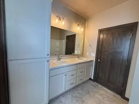 Bath - N9281 Breezy Way, Appleton, WI 54915 photo 1 of 3