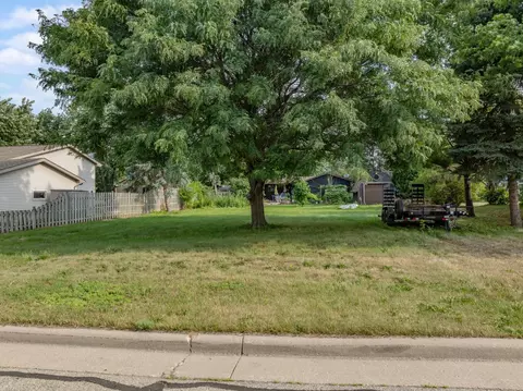 2130 W Jonathon Dr, Appleton, WI 54914 photo 2