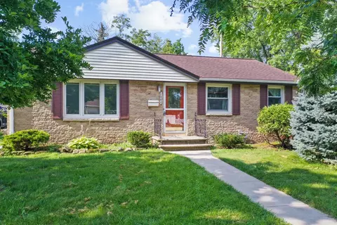 1201 Bond St, Green Bay, WI 54303