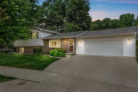 2400 Abbey Ave, Oshkosh, WI 54904