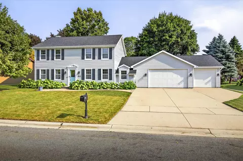 745 Yorkshire Rd, Neenah, WI 54956