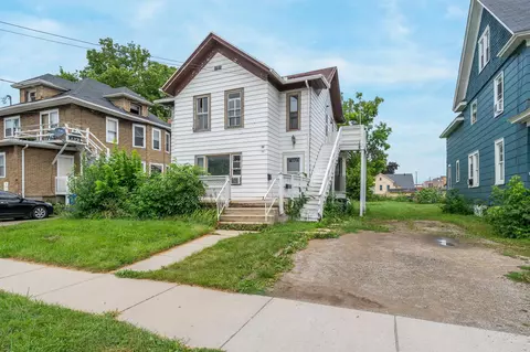 24 W 10th Ave, Oshkosh, WI 54902