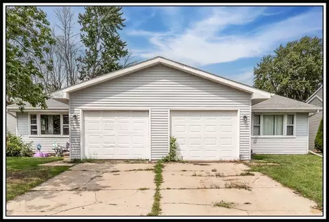 1124 Woodland Dr, Menasha, WI 54952