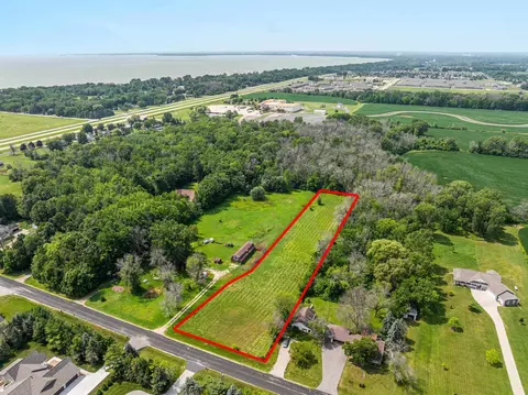 N8815 S Coop Road, Menasha, WI 54952