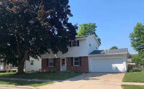 1529 Bruce St, Neenah, WI 54956
