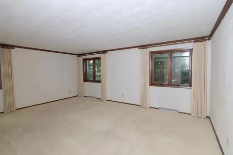Living - w3936 Highview Drive, Appleton, WI 54913 photo 10 of 10