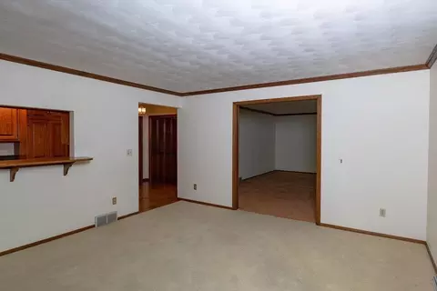 Living - w3936 Highview Drive, Appleton, WI 54913 photo 5 of 10