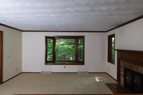 Living - w3936 Highview Drive, Appleton, WI 54913 photo 4 of 10