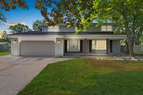 461 W Briar Ln, Green Bay, WI 54301