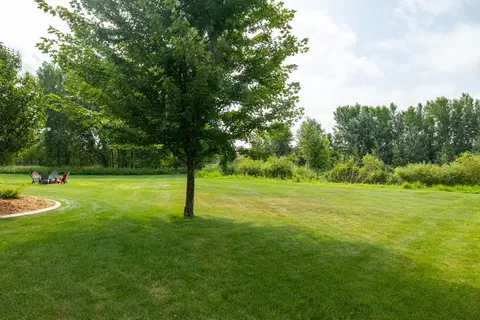 Exterior - 1101 W Starview Ct, Appleton, WI 54913 photo 7 of 16