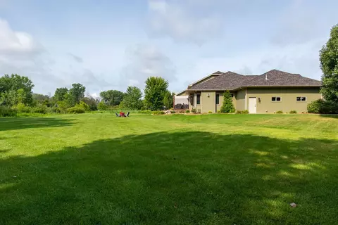 Exterior - 1101 W Starview Ct, Appleton, WI 54913 photo 15 of 16