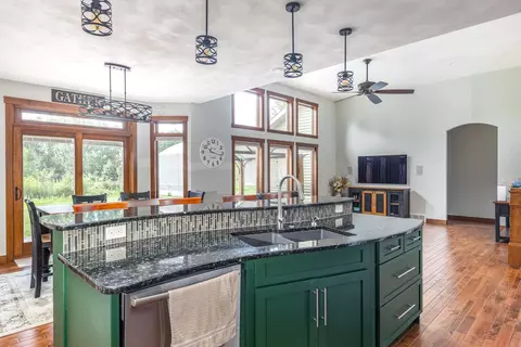 Kitchen - 1101 W Starview Ct, Appleton, WI 54913 photo 3 of 4