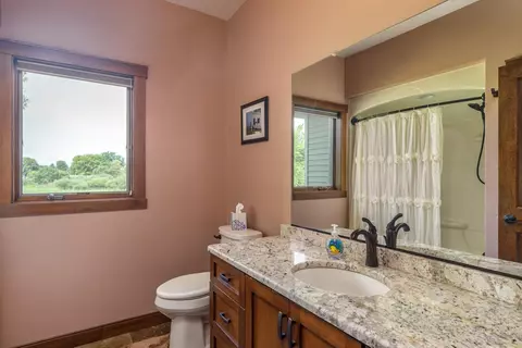 Bath - 1101 W Starview Ct, Appleton, WI 54913 photo 2 of 5