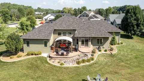 Exterior - 1101 W Starview Ct, Appleton, WI 54913 photo 14 of 16