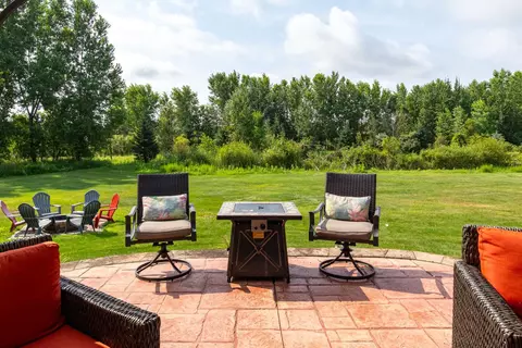Exterior - 1101 W Starview Ct, Appleton, WI 54913 photo 3 of 16