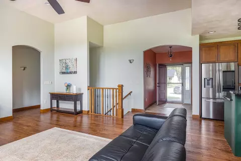 Entry Way - 1101 W Starview Ct, Appleton, WI 54913 photo 1 of 2