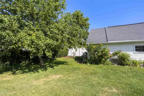 Exterior - 1725 N Division St, Appleton, WI 54911 photo 6 of 6