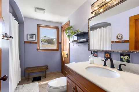 Bath - 1725 N Division St, Appleton, WI 54911 photo 1 of 1