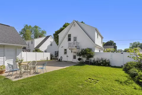 Exterior - 1725 N Division St, Appleton, WI 54911 photo 3 of 6