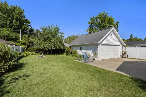 Exterior - 1725 N Division St, Appleton, WI 54911 photo 5 of 6