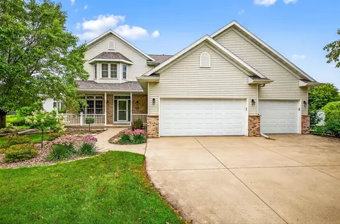 4925 N Brookshire Dr, Appleton, WI 54913