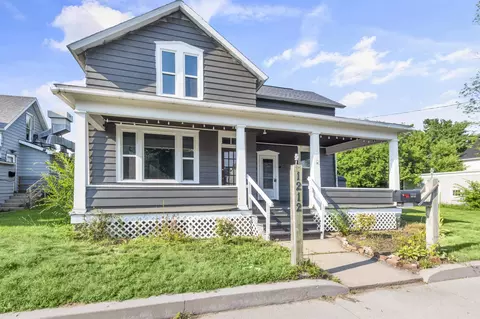 1212 17th Ave, Menominee, MI 49858