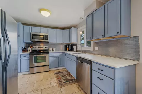 2212 N Summit St, Appleton, WI 54912 photo 7