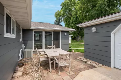 2212 N Summit St, Appleton, WI 54912 photo 28