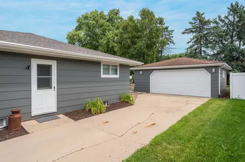 2212 N Summit St, Appleton, WI 54912 photo 35