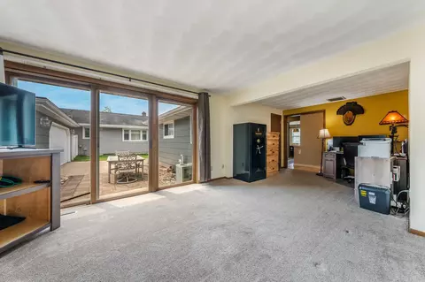 2212 N Summit St, Appleton, WI 54912 photo 16