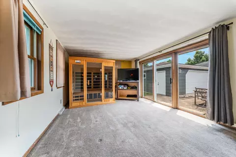 2212 N Summit St, Appleton, WI 54912 photo 17