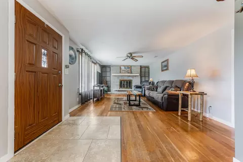 2212 N Summit St, Appleton, WI 54912 photo 10