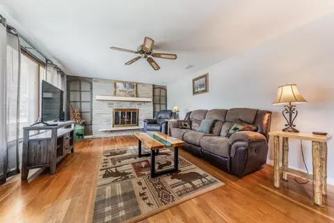 2212 N Summit St, Appleton, WI 54912 photo 3