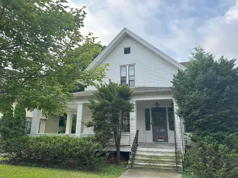 601 5th Ave, Menominee, MI 49858