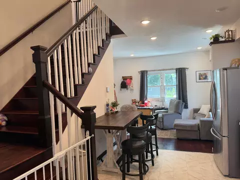 Entry Way - 506 E Spring St, Appleton, WI 54911 photo 1 of 4