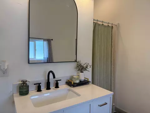 Bath - 506 E Spring St, Appleton, WI 54911 photo 2 of 6