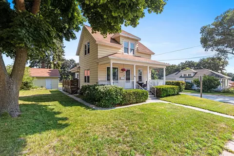 215 E Allouez Ave, Green Bay, WI 54301