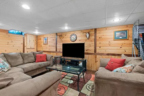 Living - 2114 W Jonathon Dr, Appleton, WI 54914 photo 5 of 5