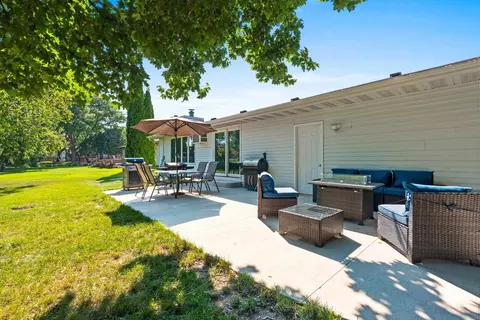 Exterior - 2114 W Jonathon Dr, Appleton, WI 54914 photo 7 of 9
