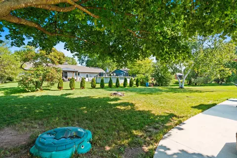 Exterior - 2114 W Jonathon Dr, Appleton, WI 54914 photo 9 of 9