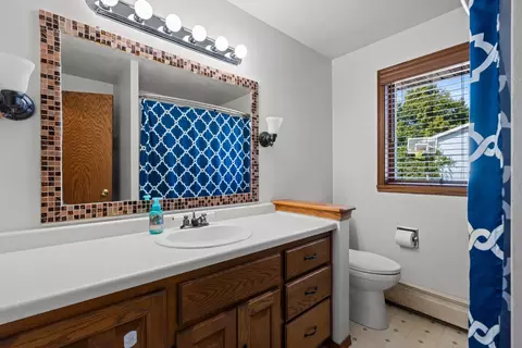 Bath - 2114 W Jonathon Dr, Appleton, WI 54914 photo 1 of 1