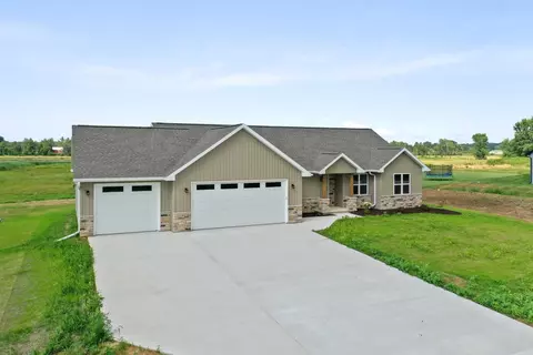 1894 Lost Trl, Suamico, WI 54173