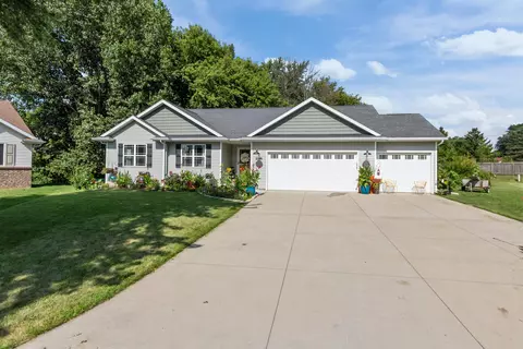2546 W Settlers Ct, Appleton, WI 54914