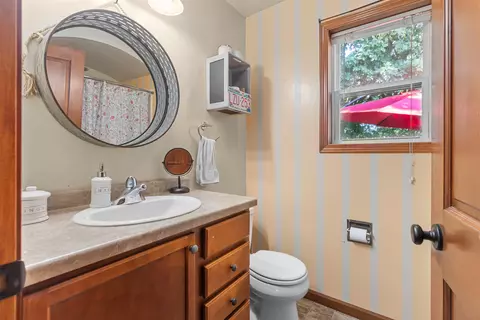 Bath - 2546 W Settlers Ct, Appleton, WI 54914 photo 1 of 3