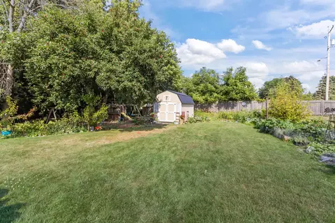 Exterior - 2546 W Settlers Ct, Appleton, WI 54914 photo 5 of 10