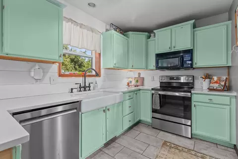 Kitchen - 2546 W Settlers Ct, Appleton, WI 54914 photo 1 of 4