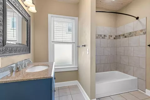 Bath - 1503 N Morrison St, Appleton, WI 54911 photo 1 of 1